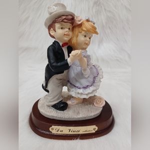 Vintage Da Vinci Collection Girl And Boy Dancing Collectible Figurine